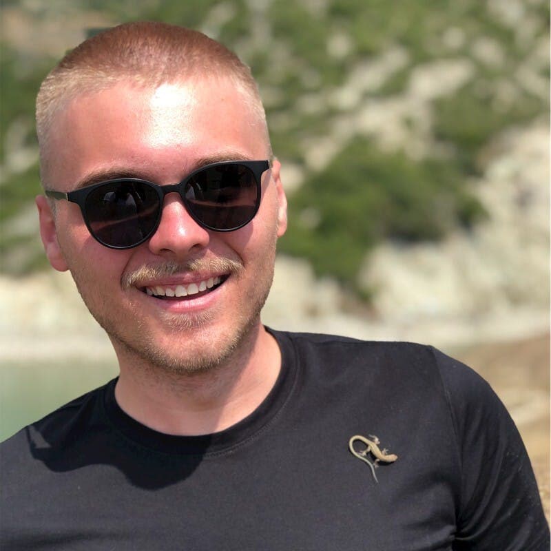 Mihnea-Octavian Manolache, 全栈开发工程师 @ WebScrapingAPI